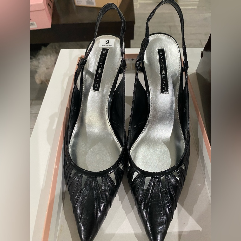 Brand New Bandolino BD Savanah Black Patent sling back pumps